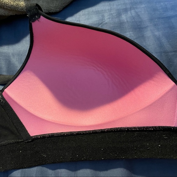 ✨PINK Victorias Secret Wear Everywhere T-Shirt Lightly Lined Bra✨ - Picture 3 of 7